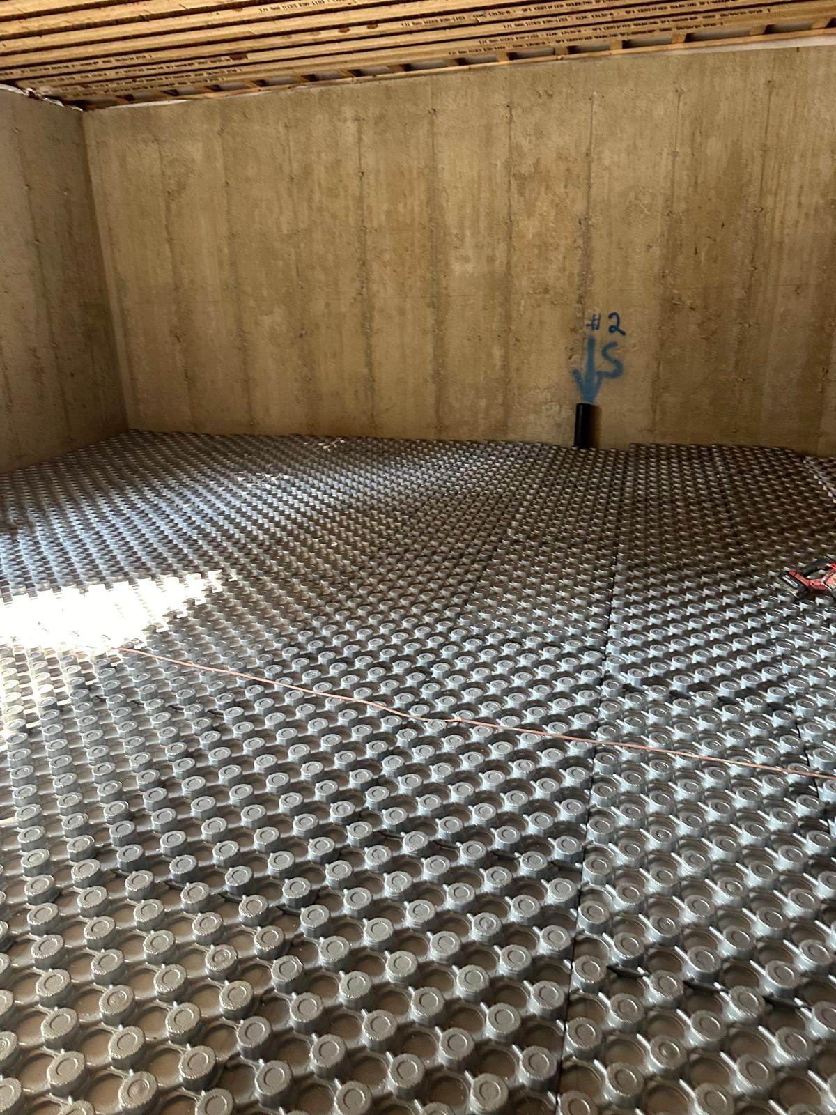 Hydronic subfloor installation
